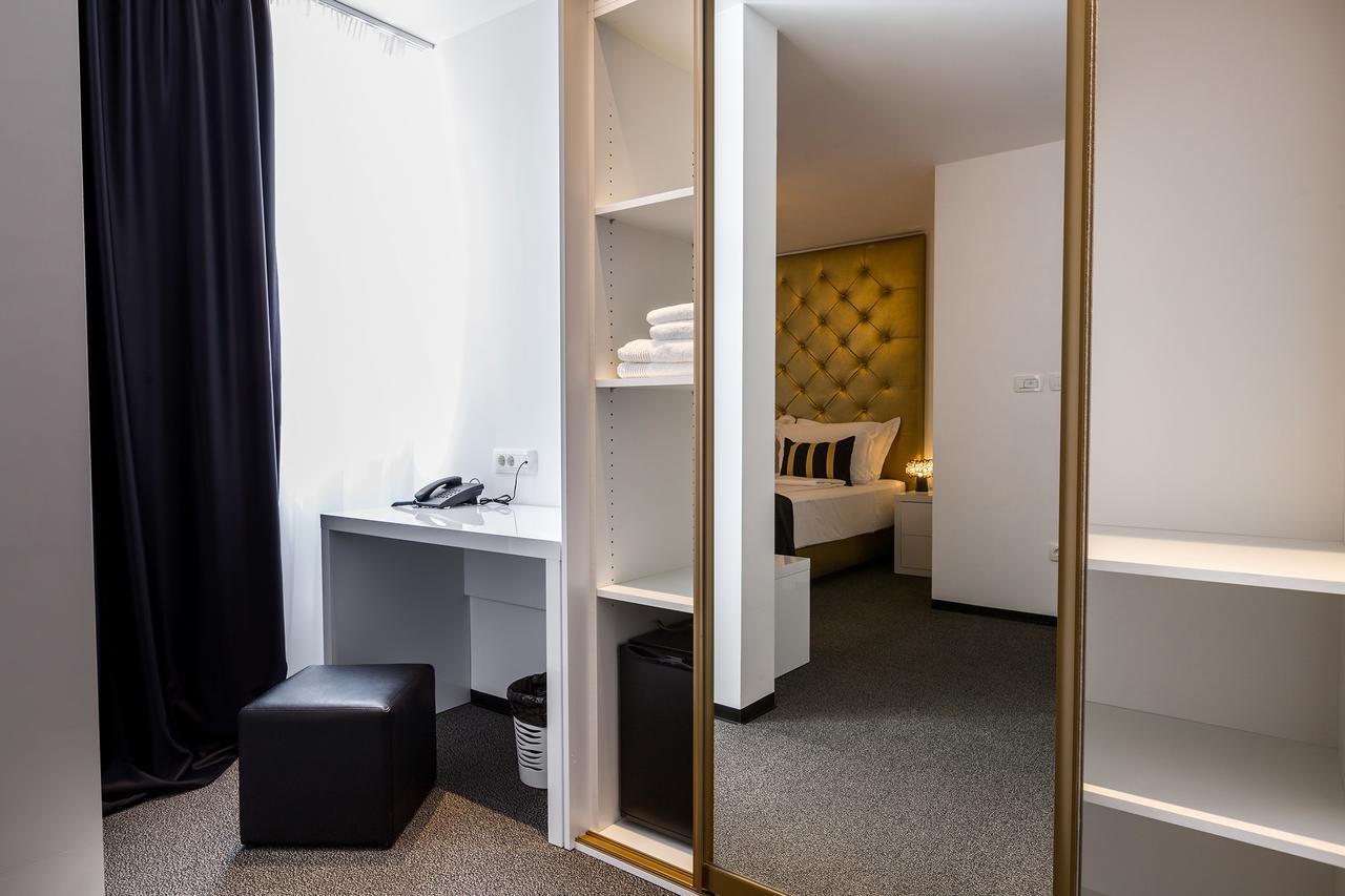 B Gold Luxury Rooms B&B Split Extérieur photo