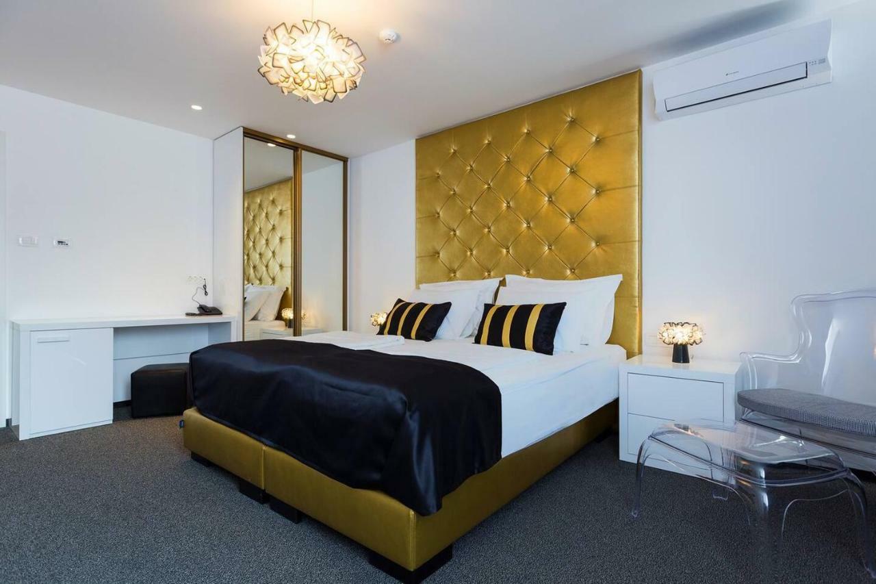 B Gold Luxury Rooms B&B Split Extérieur photo